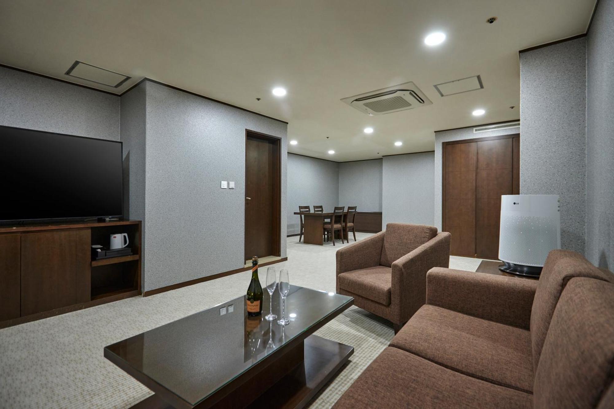 Hotel Interciti Tedžon Exteriér fotografie